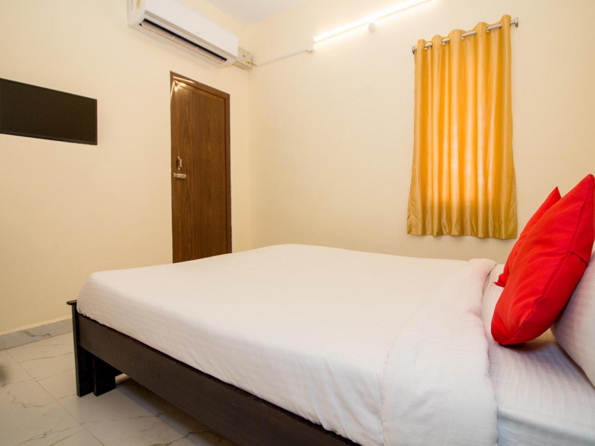 Pearl Suites, تيروباتي المظهر الخارجي الصورة