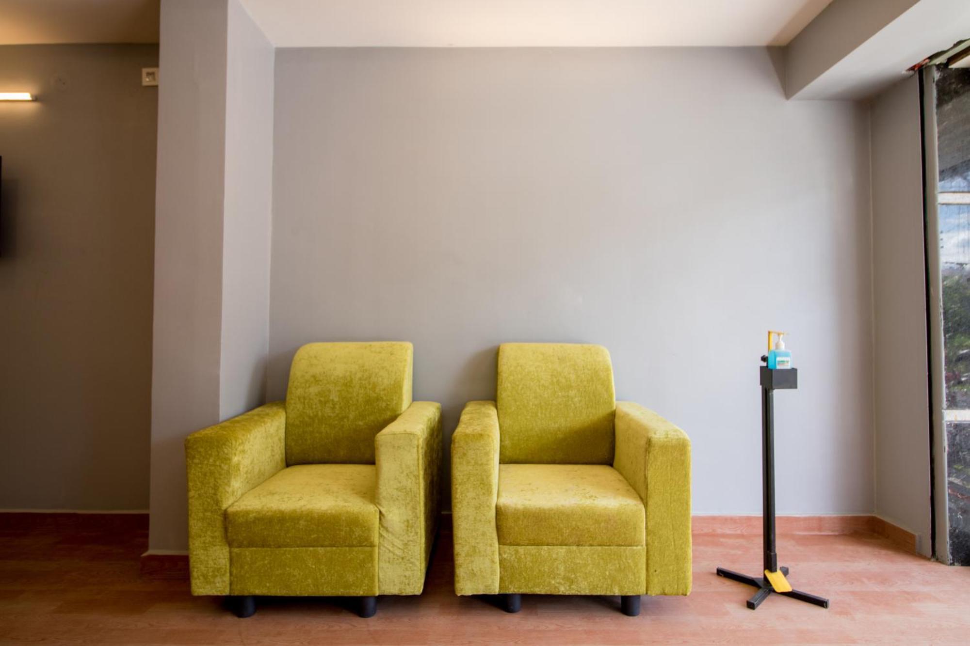 Pearl Suites, تيروباتي المظهر الخارجي الصورة