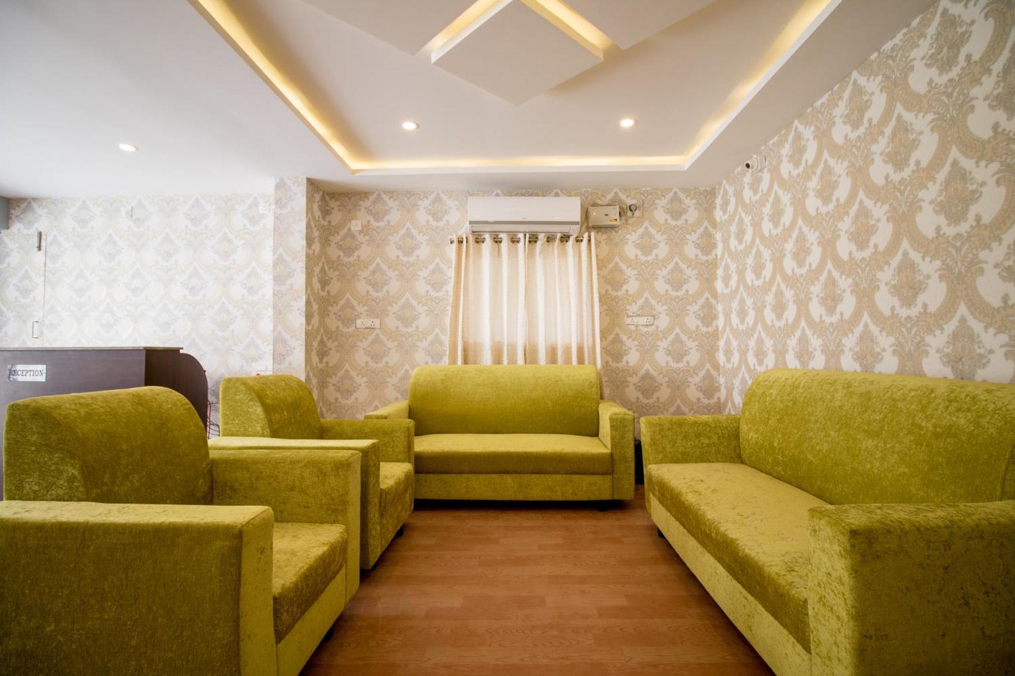 Pearl Suites, تيروباتي المظهر الخارجي الصورة