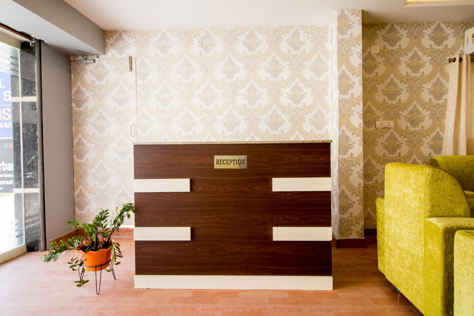 Pearl Suites, تيروباتي المظهر الخارجي الصورة
